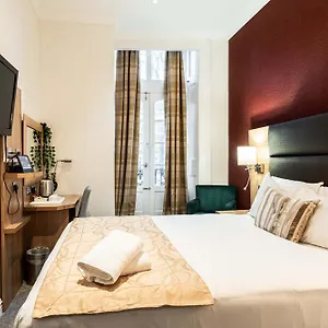 Lancaster Court 3*