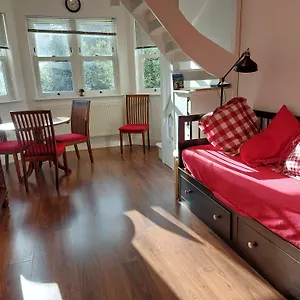Epsom Road Flat