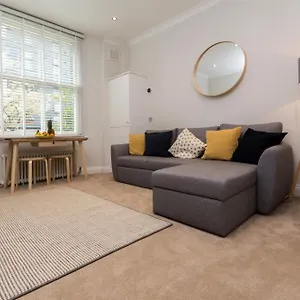 Apartment Vibrant 1br Apt Wprivate Decked Garden, Fast Wifi *