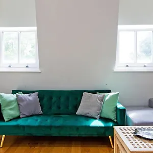 Stylish 1bed Duplex Kensington