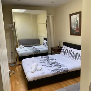 Apartment Spacious 3-bed In