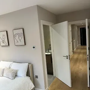 Richardson Deluxe - 3 Bed *