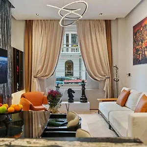 Unique 1 Bedroom Luxury Haven In Apartment London
