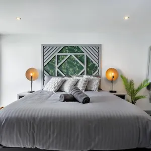5wjb - Spacious 1 Bed Flat In *
