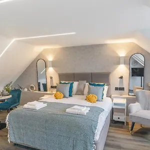 Apartment Turquoise Serenity In