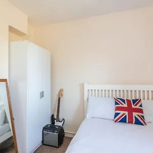 Holiday home Spacious 2bd House Wprivate Garden - Kennington!
