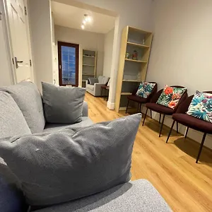 Charming 4 Bed Town House With Roof Terrace Holiday home