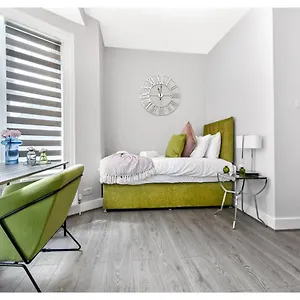 Apartment Tranquility In Bloom: Refreshing 2br *
