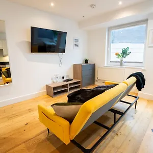Homely Entire - Long Stay, Contractors - Central Location Croydon