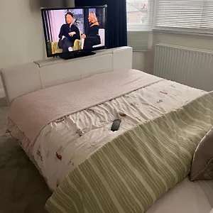 Bed & Breakfast From Cosy London