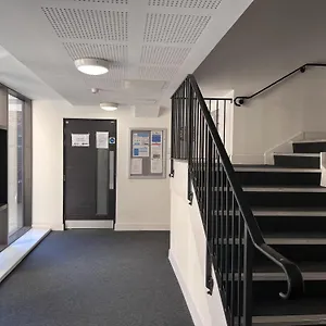 Lovely Charming 2-bedroom In Bow Апартаменты
