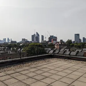 Apartment High-ceiling Flat With Rooftop & Skyline View London