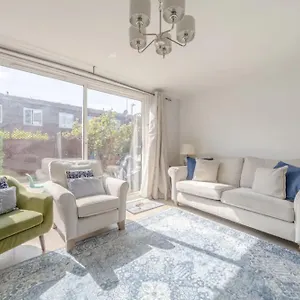 Apartment Lovely 3bd Family With Garden - Richmond! *