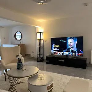Central Entire Studio Apartment