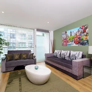 Cobalt Point, South Quay Apartment *