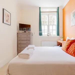 Stylish Bohemian 2bd Flat Mile End Park! Apartment London