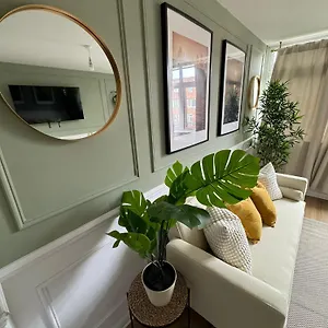 Grace House - 15 Minutes To London Apartment