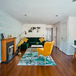 Cherish Spacious & Amazing 3 Bed House In Hayes & Heathrow West Drayton (Middlesex)
