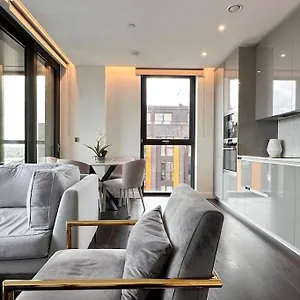 Luxurious And Spacious Near Us Embassy * London
