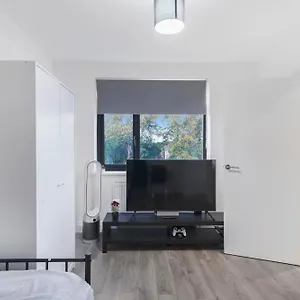 Guest house Sudbury Heights *