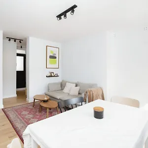 Bright And Spacious Flat Near Victoria Park London