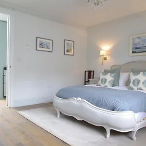 Elegant Chelsea Town House Near Sloane Square Лондон
