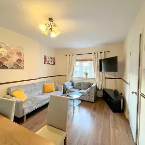 Central Acton House Apart-hotel