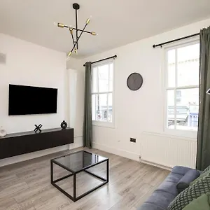 Camberwell - Stylish 4 Bed *