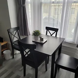 2 Bed Flat In Lambeth London