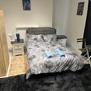 Apartment 1 Bedroom 220 *