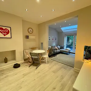 Charming 2 Bed Garden Flat In Finchley * Hendon
