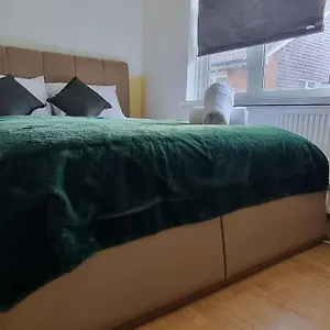 Entire Flat In Alexandra Palace Apartment