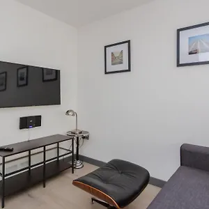 Stylish 1 Bedroom In Holborn In A Great Location Apartment London