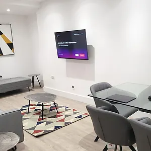 Apartment New Modern 1 With Garden And Parking *