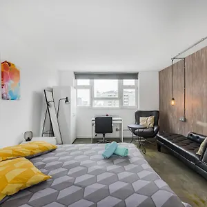 4-bed Flat With Stunning Views Apartment