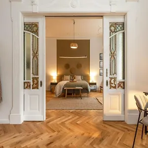 Apartment Raintree Village *