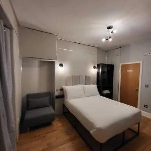 Fb3- Basement Fits 2 Near Hyde Park Apartment London