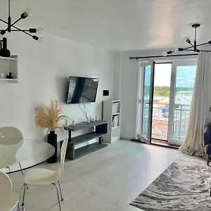 Apartment Pass The Keys 2 Bed Flat In Edgeware With Parking