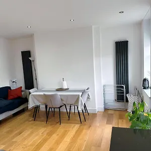 3 Bed 2 Bath Near Greenwich Park 6 Guests Maximum London