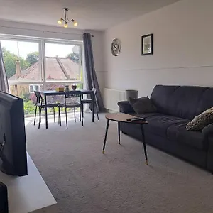 Apartment 1 Bedroom Flat With Allocated Parking