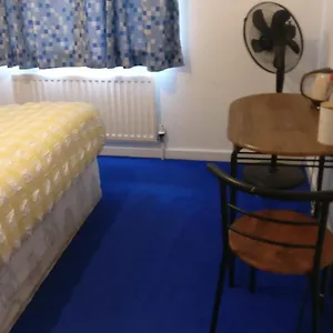 In A Shared Flat Проживание в семье Лондон