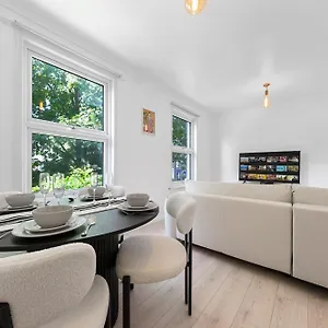 Stylish Flat Near Tower Bridge & Bridge