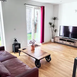 3 Bedrooms Zone 2