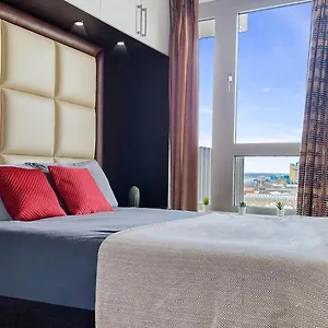 Excel Centre 2 Bedroom Flat In East