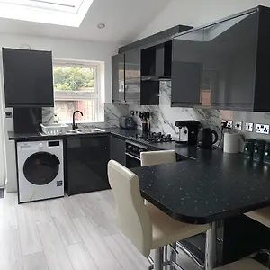 Apartment Acre Wimbledon Ground Floor *