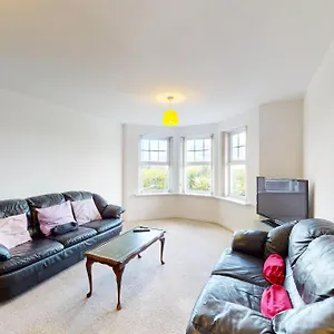 2 Bed With Free Parking & Lift - 3 Min To Station London