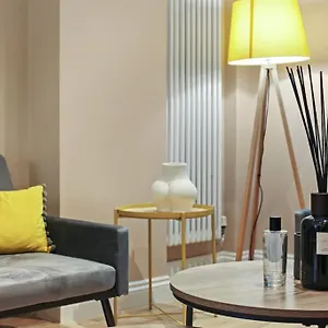 Stylish In Euston And Near Camden With Private Roof Terrace Apartment
