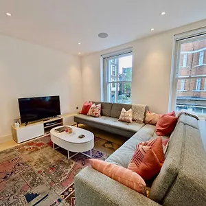 Apartment Stunning 2br Flat Nestled In Fitzrovia