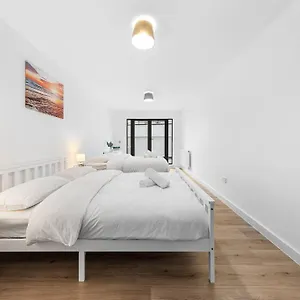 Spacious Sleep 14 - 1 Min From Tooting Station Mr3 Apartment *