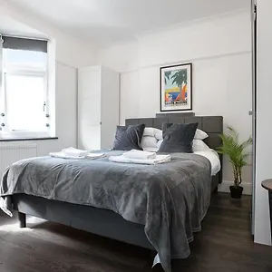 Two Modern 2 Bed In Camden * London